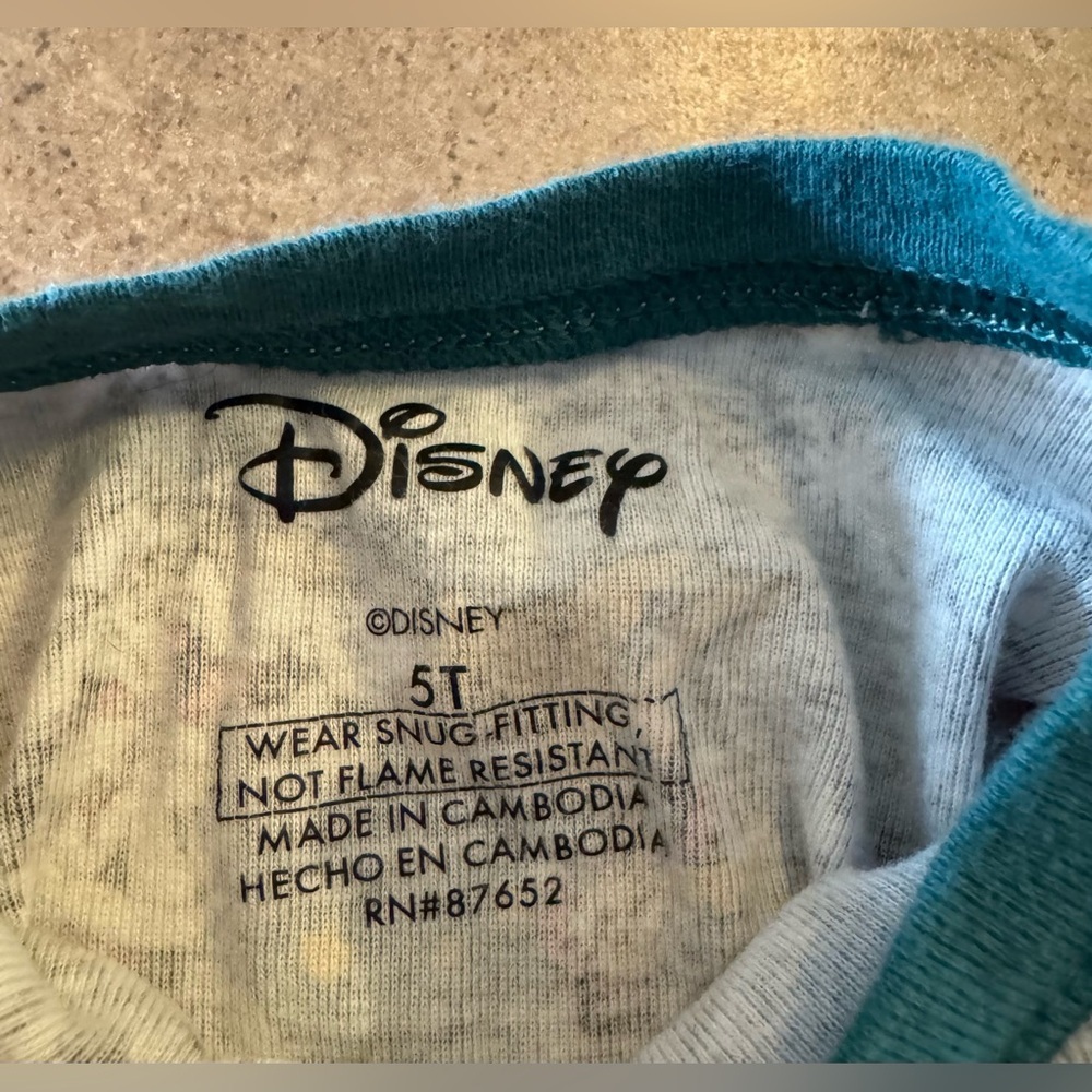 Disney - 5T Toddler Christmas Pajama Set - Picture 3 of 3